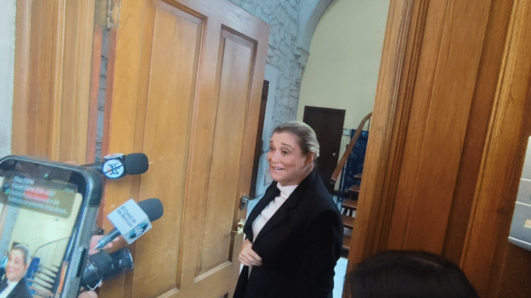 “Estamos bajo investigación”; Gobernadora ante caso de agentes de la CIA