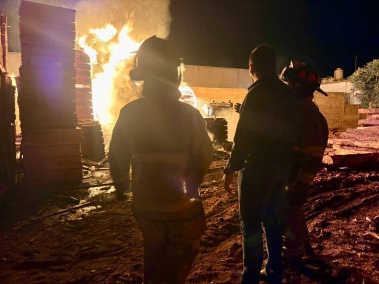 Incendio en aserradero de Parral deja daños por 130 mil pesos