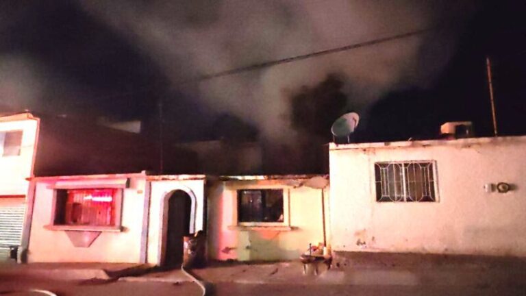 Intento de tragedia en Chihuahua sujeto incendia casa con su propia familia dentro y desata pánico