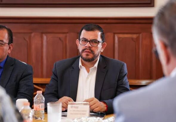 La Gobernadora Maru Campos nombra a Francisco Sáenz como encargado del despacho de la FGE