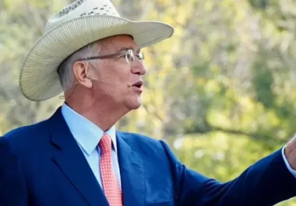 Polémica digital estalla Salinas Pliego desata debate por usar celular sin CURP en México