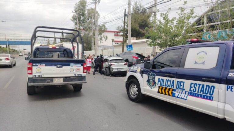 Provoca camión urbano carambola y atropellado