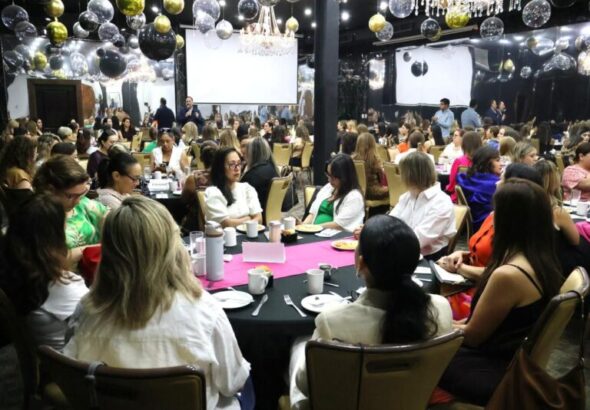 Reconoce Santiago De la Peña papel central de la mujer en la familia y la sociedad