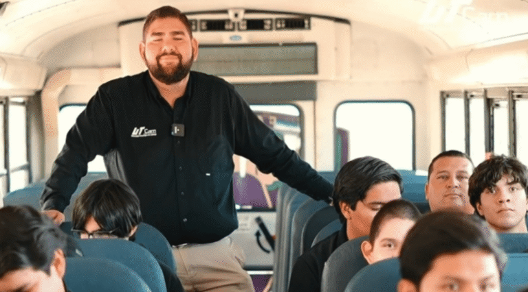 Refuerza UTCamargo el acceso a la educación con nueva unidad de transporte para estudiantes