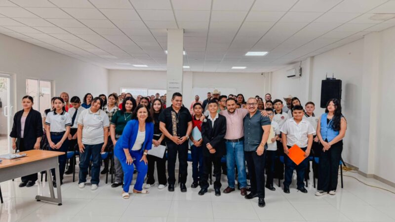 Seleccionan a menores funcionarios en Camargo por el Día de la Niñez