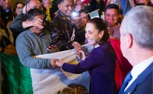 ¿Qué está haciendo Claudia Sheinbaum en España? Así fue su emotivo recibimiento en Barcelona