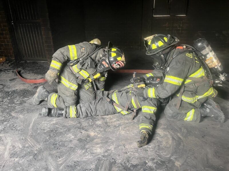 Juárez se ubica entre los municipios con mejor salario para bomberos