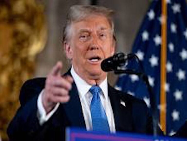 Trump despliega escolta militar y promete salida segura a barcos atrapados en el estrecho de Ormuz