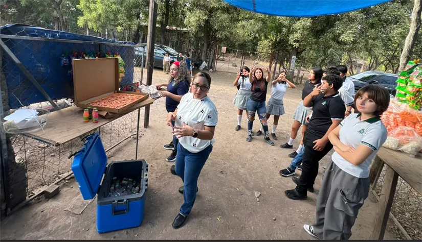 Los estudiantes se organizaron para compartir un momento de alegría a los niños de Navolato.