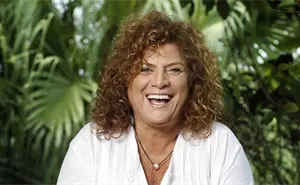 ¿Qué fue de la cantante Denisse de Kalafe, la intérprete de Señora, Señora?