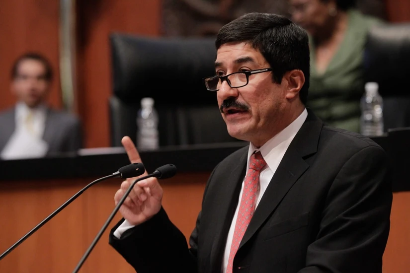 Corral ha desempeñado diversos cargos en su carrera política.