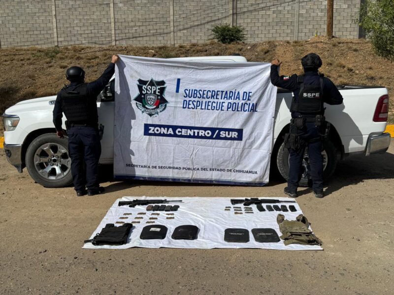 Aseguran armas y vehículo en Villa López