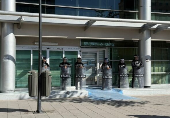 Blindan Congreso ante amenaza de violencia