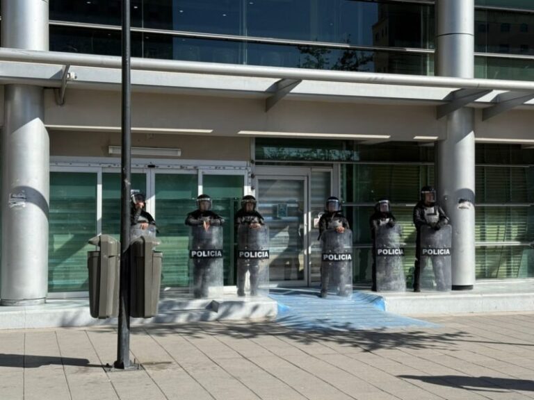 Blindan Congreso ante amenaza de violencia