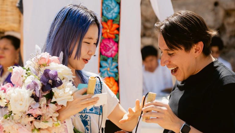 Boda sacude redes Chingu Amiga rompe en llanto tras inesperada propuesta y anuncia compromiso