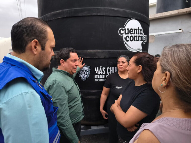 Instala JMAS tinacos de alta capacidad en la colonia UP