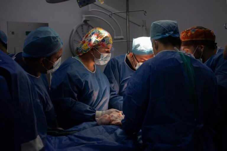 Realizan doble trasplante renal en el Hospital Central