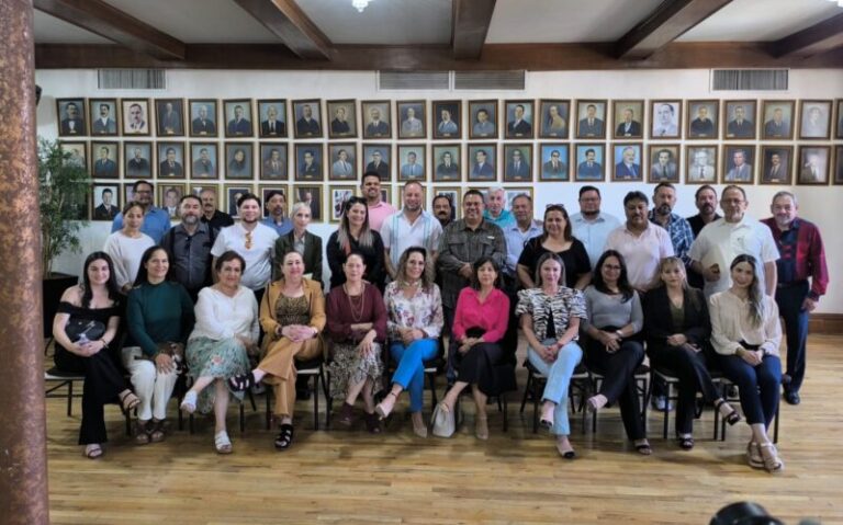 Celebran Reunión de Trabajo con maestros de escuelas secundarias generales y técnicas