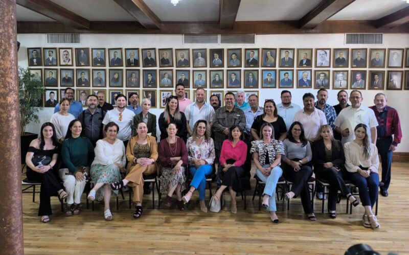 Celebran Reunión de Trabajo con maestros de escuelas secundarias generales y técnicas