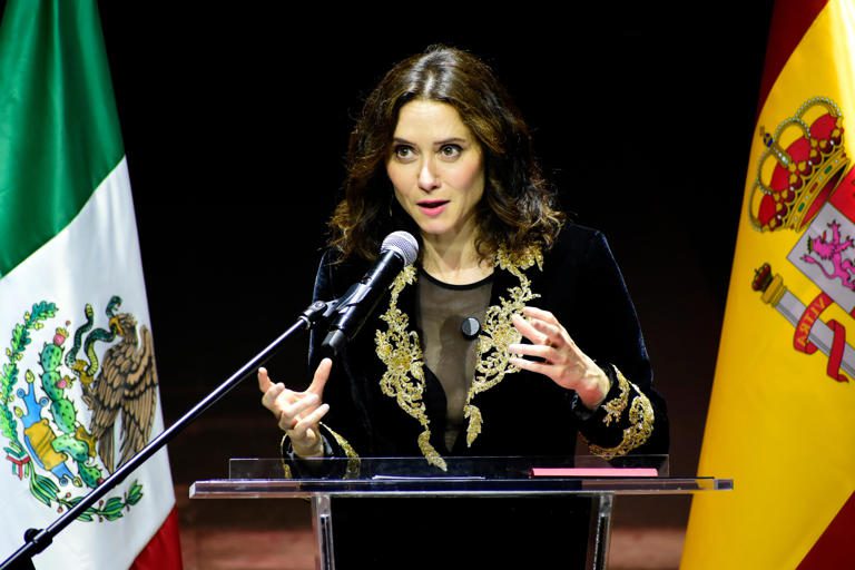Choque diplomático escala y Ayuso abandona México tras polémica con Sheinbaum