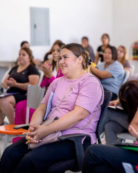 Concluyen talleres de crianza afectiva para jóvenes madres