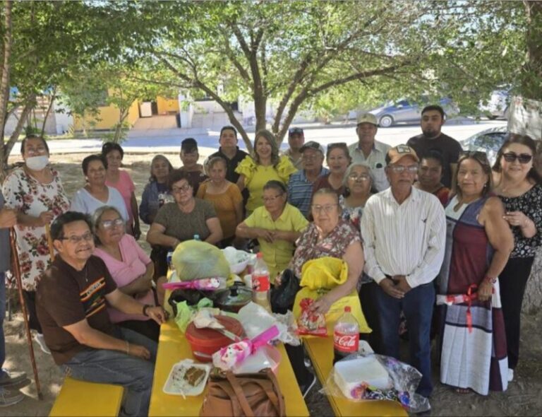 Continúa Rosana Díaz celebrando a las mamás del Distrito 4