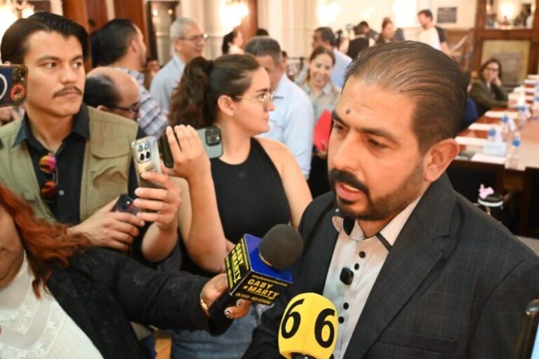Crítica Hugo González negativa de la gobernadora a comparecer en a la FGR