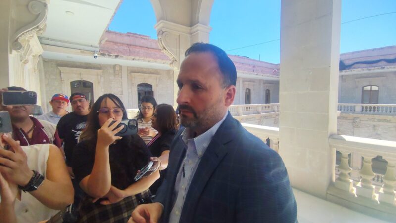 De la Peña critica omisiones de senador Loera