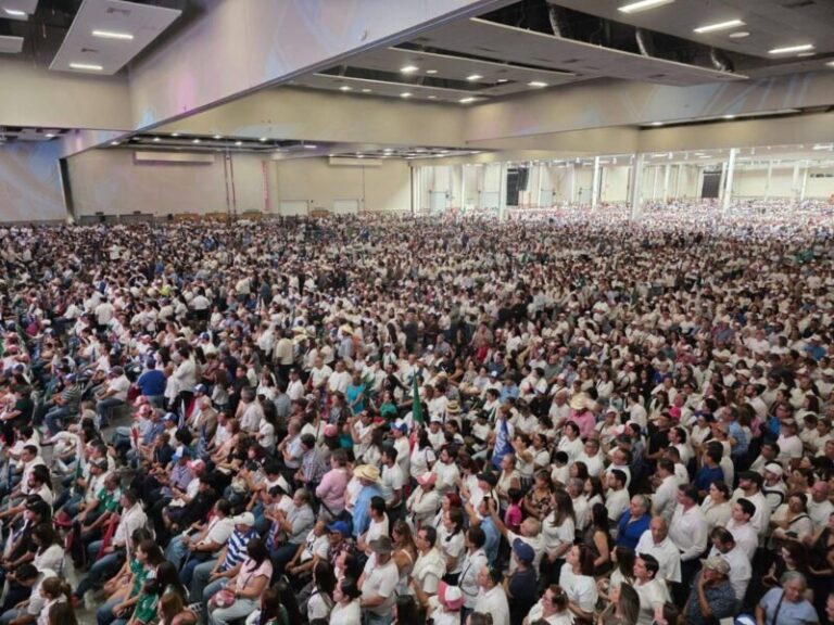Entre 11 mil y 12 mil asistentes abarrotaron Expo Chihuahua en respaldo a Maru Campos