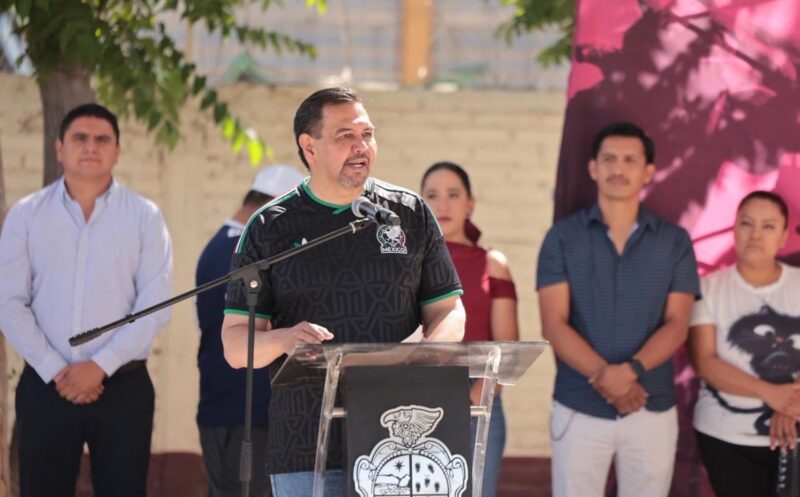 Entrega Cruz obras a diversas escuelas de Juárez