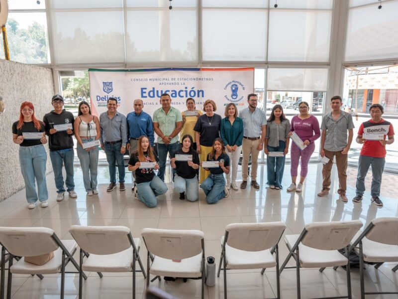 Entregan becas a estudiantes del Tecnológico a través de Estacionómetros