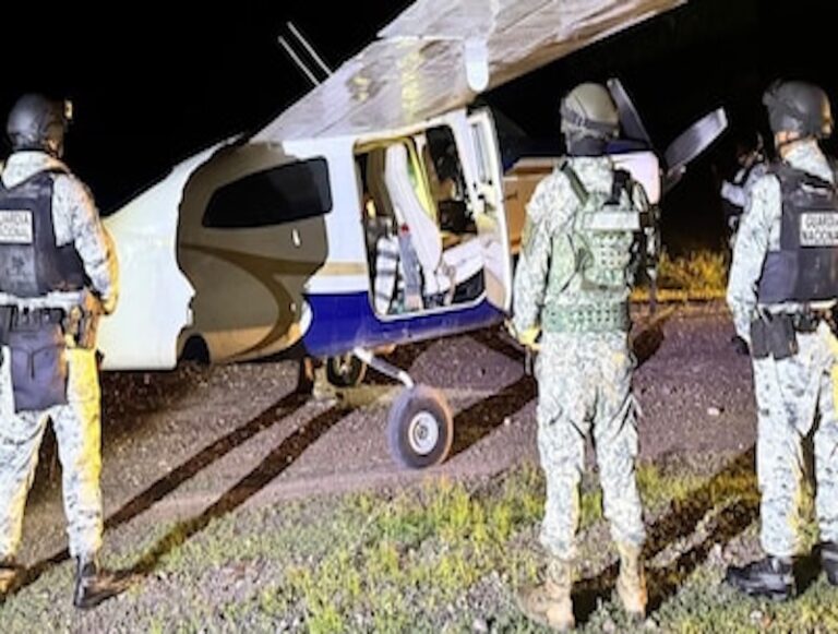 México Refuerza la Guerra Contra el Narco: Decomisan Avioneta con Más de Media Tonelada de Cocaína