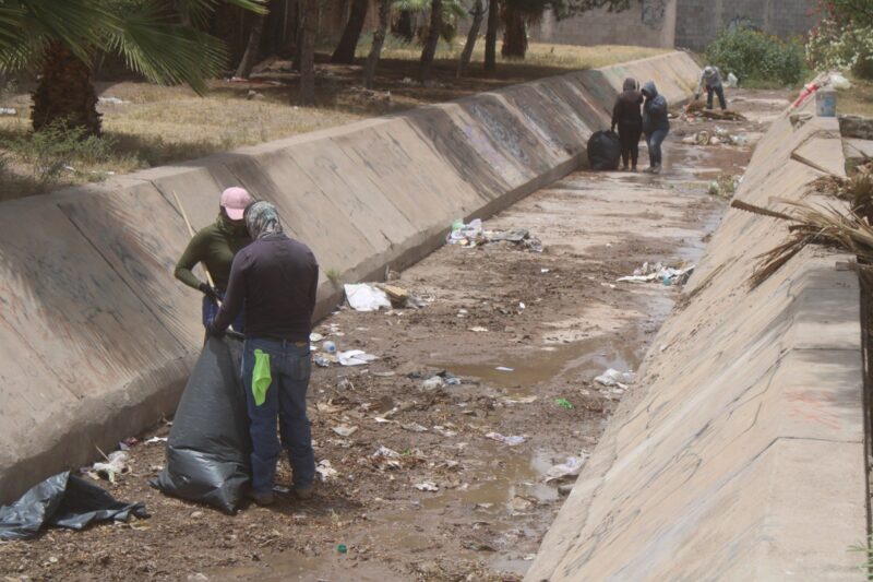 Para prevenir incidentes por lluvias, atienden arroyos canalizados