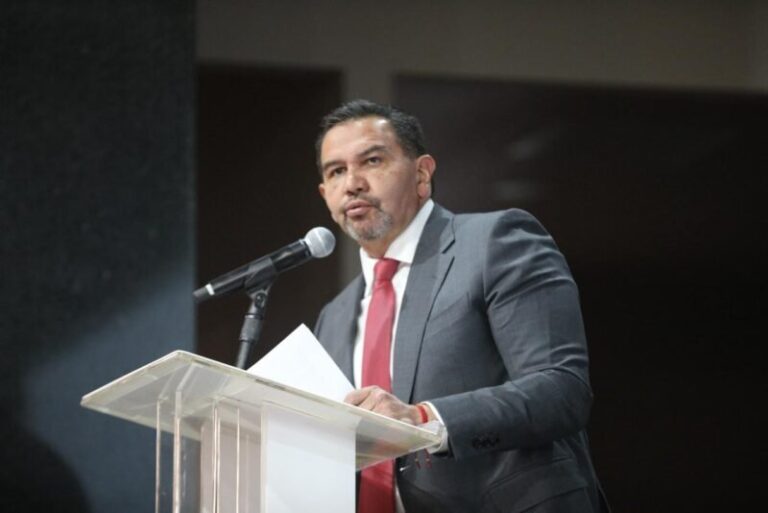 Participa Cruz en toma de protesta a Consejo Directivo Coparmex Juárez 2026-2028