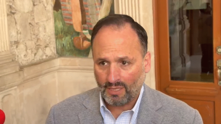 Persisten dudas sobre reducción del calendario escolar: Dela Peña