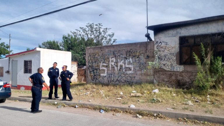 Realiza Bomberos recorridos preventivos para evaluar predios, inmuebles descuidados o en abandono en la colonia 3 de Mayo