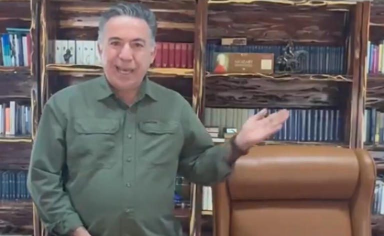 Reaparece senador señalado por narcotráfico y lanza mensaje desafiante en medio de la crisis en Sinaloa