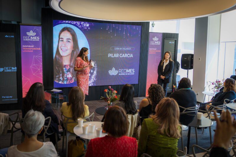 Reconocen a Pilar García, CEO de Rastreator México como líder en insurtech en los premios REDMES 2026