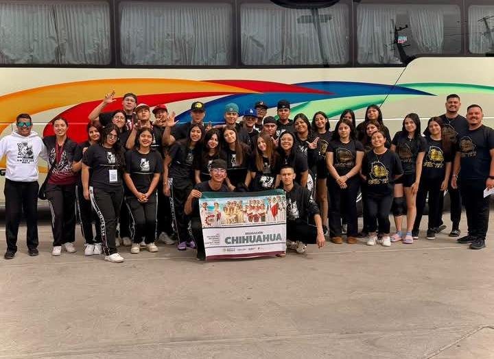 Representa a Chihuahua escolta del CBTis 122 en Encuentro Nacional Cívico DGETI