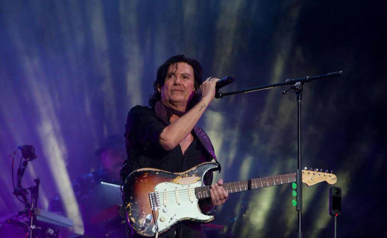 Saúl Hernández estalla contra Isabel Díaz Ayuso y desata polémica tras concierto de Caifanes