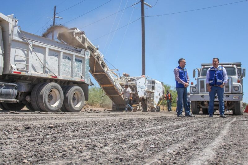 Supervisa Jesús Valenciano rehabilitación de 25 mil metros cuadrados en avenida Nuestra Gente