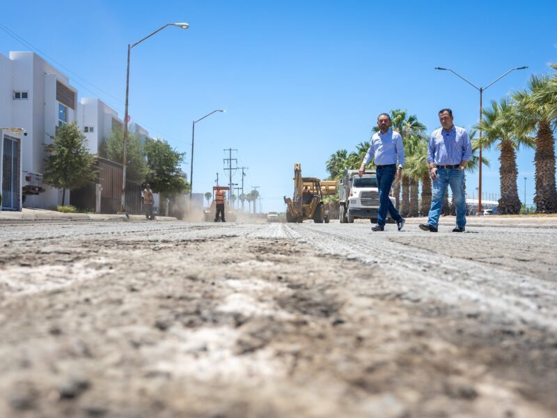 Supervisa Valenciano trabajos en el segundo carril de avenida Nuestra Gente