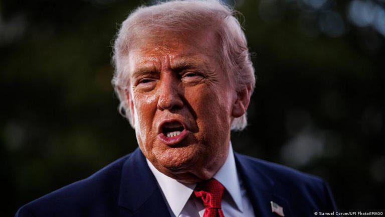 Trump minimiza tensión con Cuba y asegura que la isla “se está cayendo a pedazos”