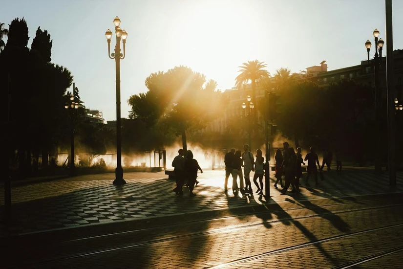 Una ola de calor impacta a México con máximas de 45 °C en siete estados. El domo de calor intensifica las temperaturas y genera condiciones peligrosas en varias regiones.