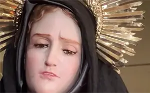 La cubrieron por Semana Santa y entonces notaron que la Virgen tenía lágrimas