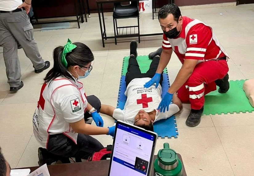 En este curso los participantes se capacitarán en primeros auxilios básico y el uso correcto del número de emergencias 911 entre otras actividades