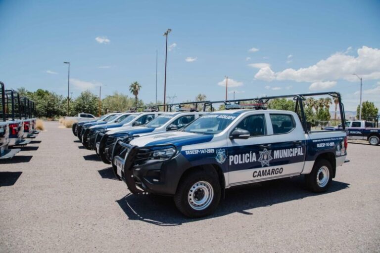 Gobernadora Maru Campos entrega patrullas, uniformes y cuatrimotos para fortalecer la seguridad en Camargo
