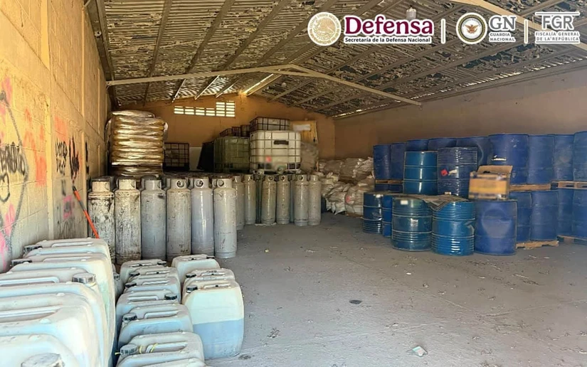 Aseguran 24 mil 400 litros de metanfetamina líquida en Los Mochis; hay un detenido