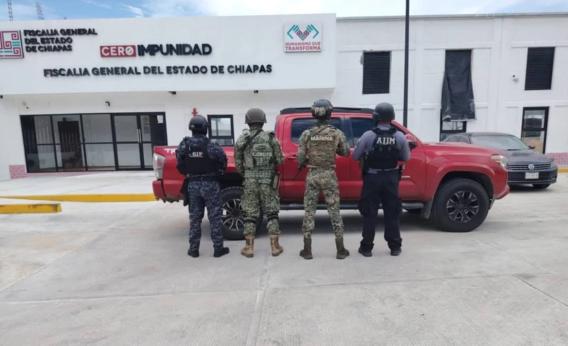 Un operativo en Chiapas dejó cuatro detenidos y un importante decomiso de droga y ponchallantas
