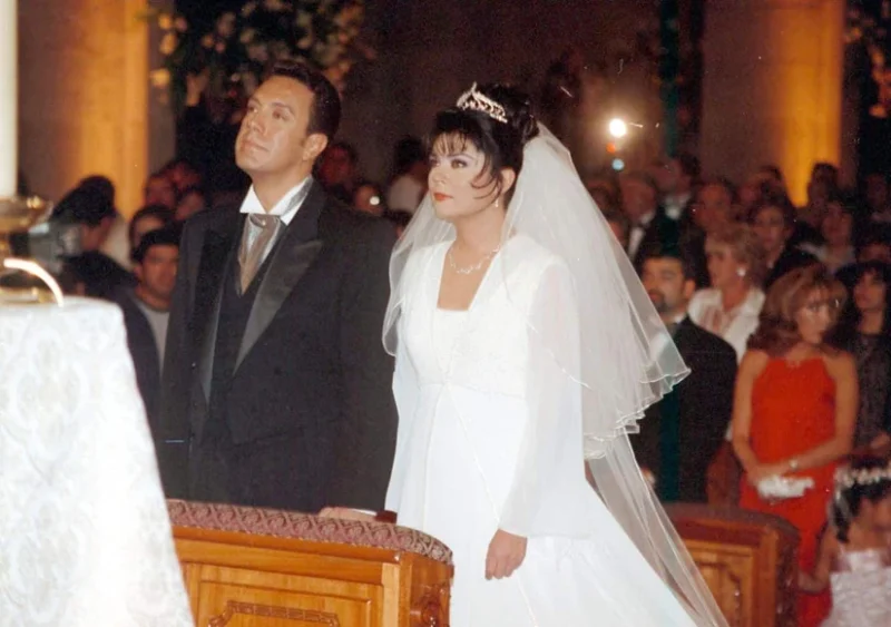 En la iglesia de la suerte fue la gran boda de Victoria Ruffo y Omar Fayad